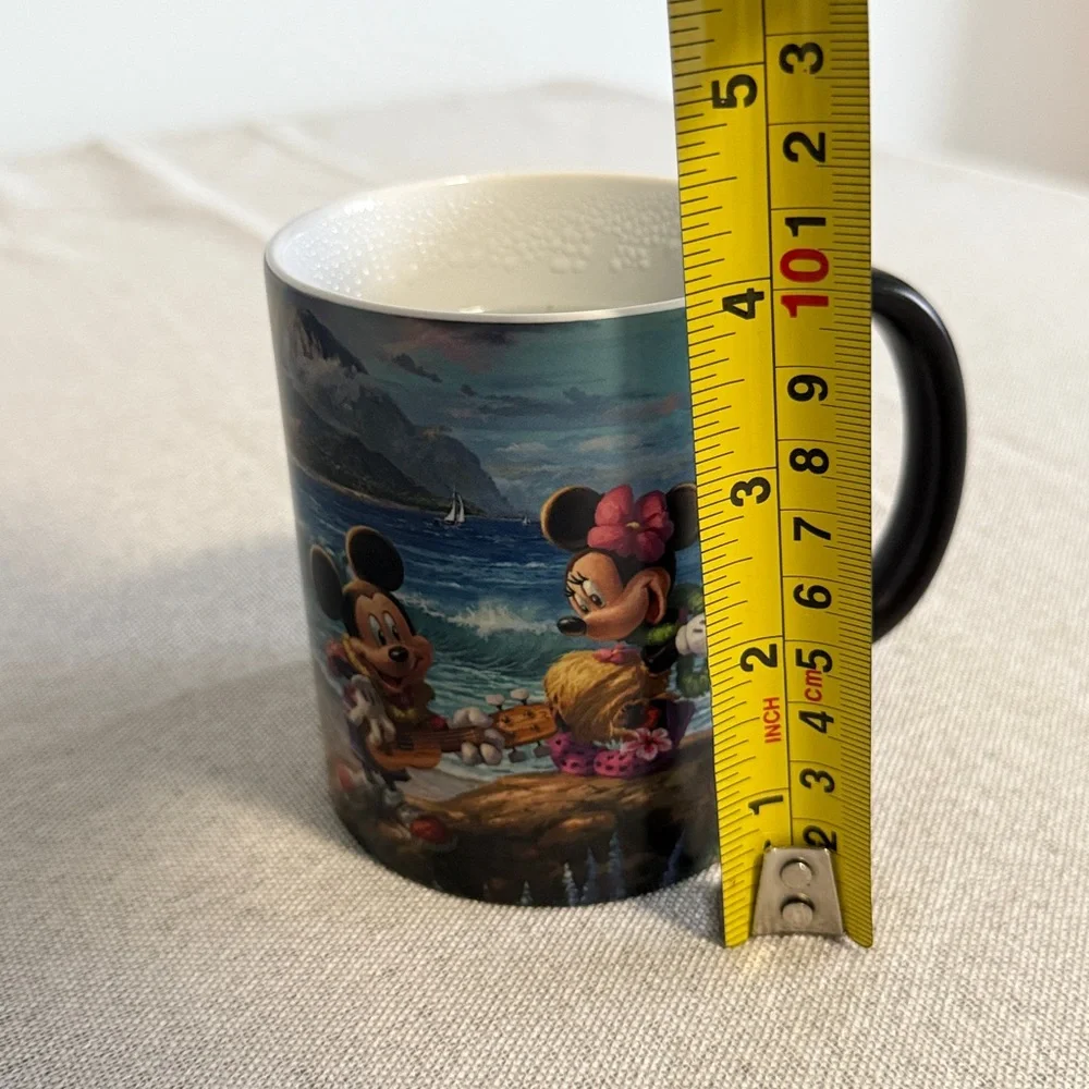 Morphing Mugs Disney Heat Sensitive Mug with Mickey and Minnie In Hawaii. - Picture 10 of 15